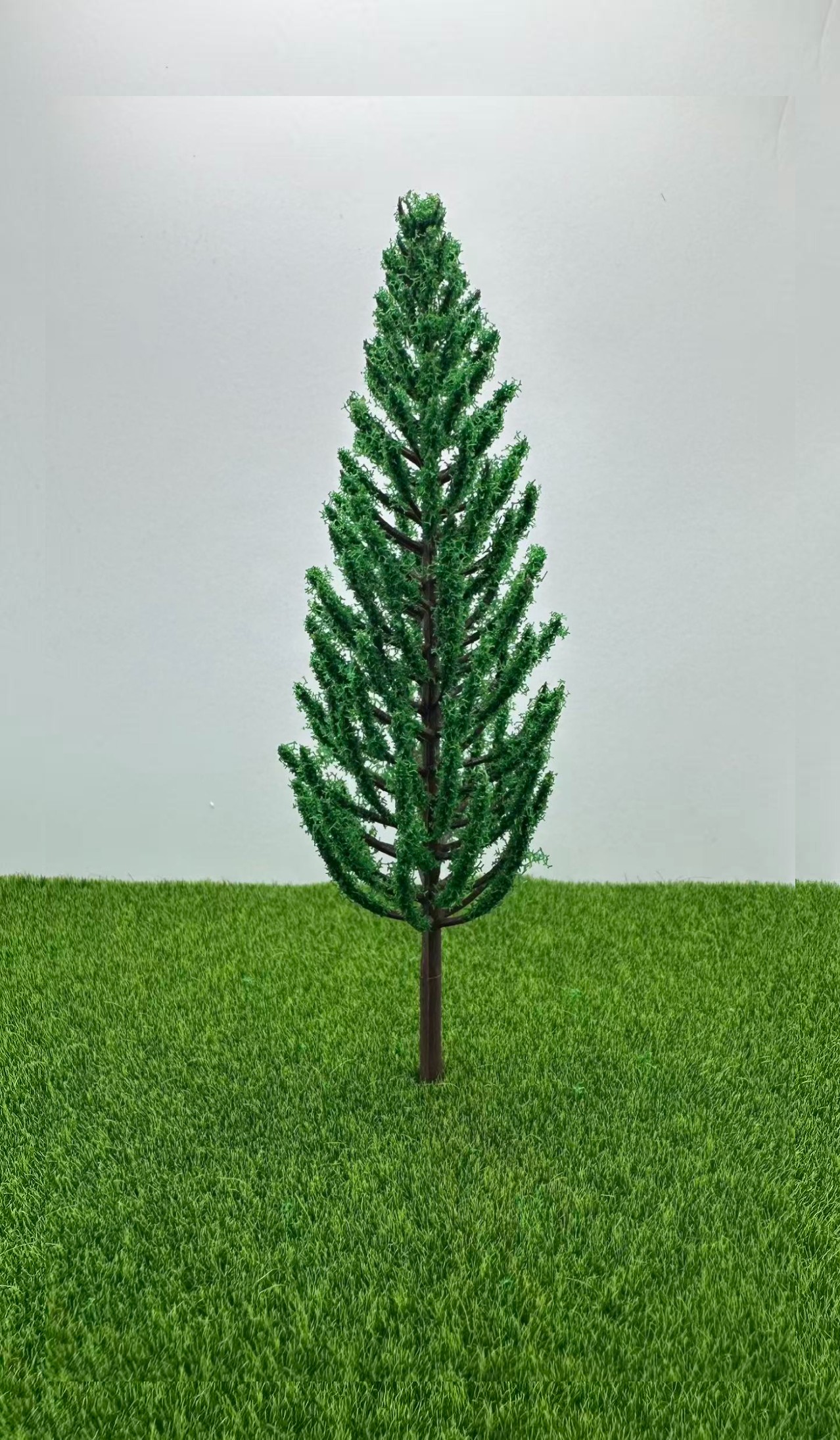 Ель для макетов и диорам Awkward Forest Squad 